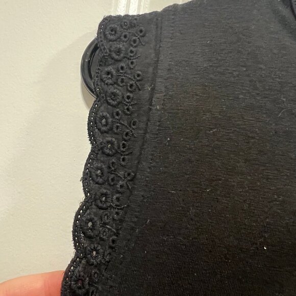 Modcloth Sleeveless Shirt Women's Medium with Eyelet Arm Design in Black - Picture 3 of 3